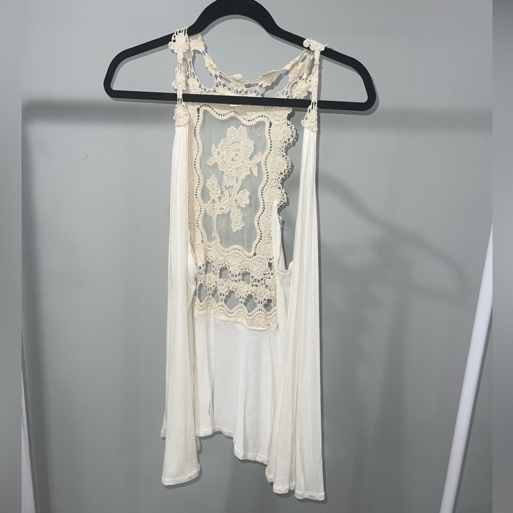 5 for $25bundle Crochet detail vest